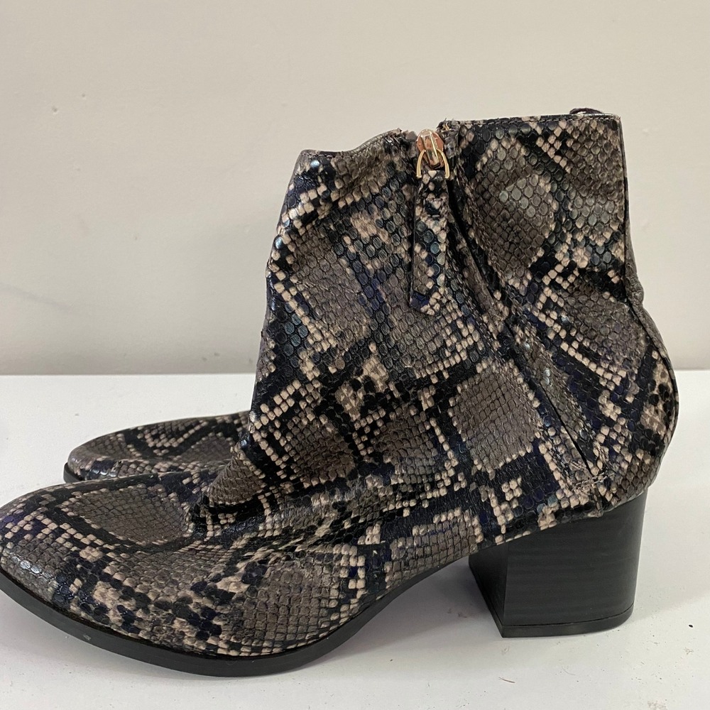 Old Navy Snakeskin Ankle Boots Womens 8 Grey‎ Black Pointed Toe Block Heels